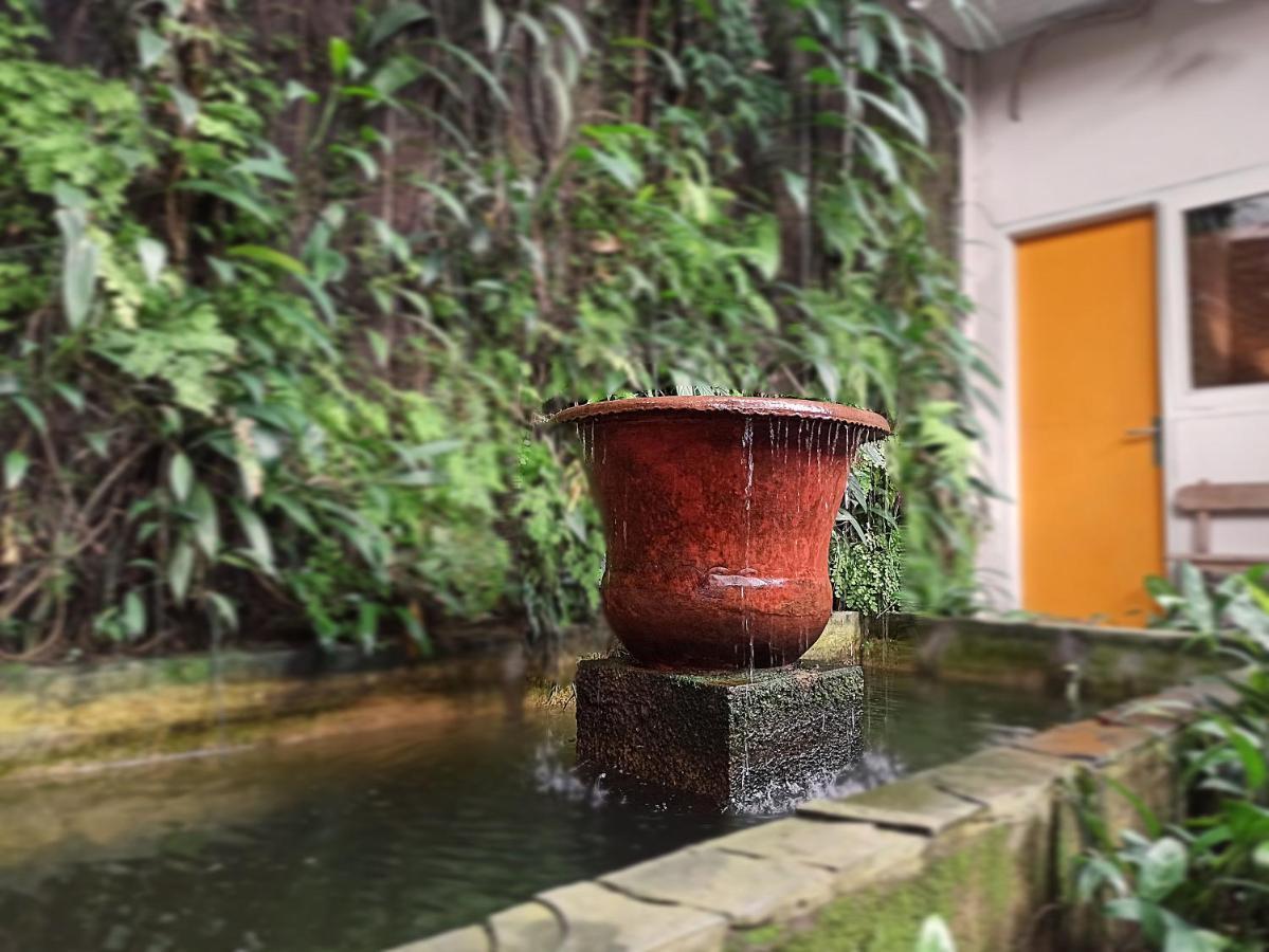 Jeng Tini Guest House โบกอร์ ภายนอก รูปภาพ