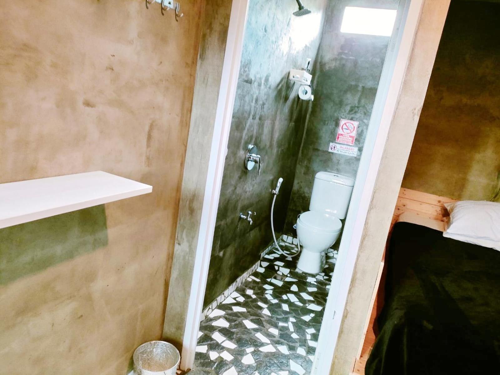 Jeng Tini Guest House โบกอร์ ภายนอก รูปภาพ