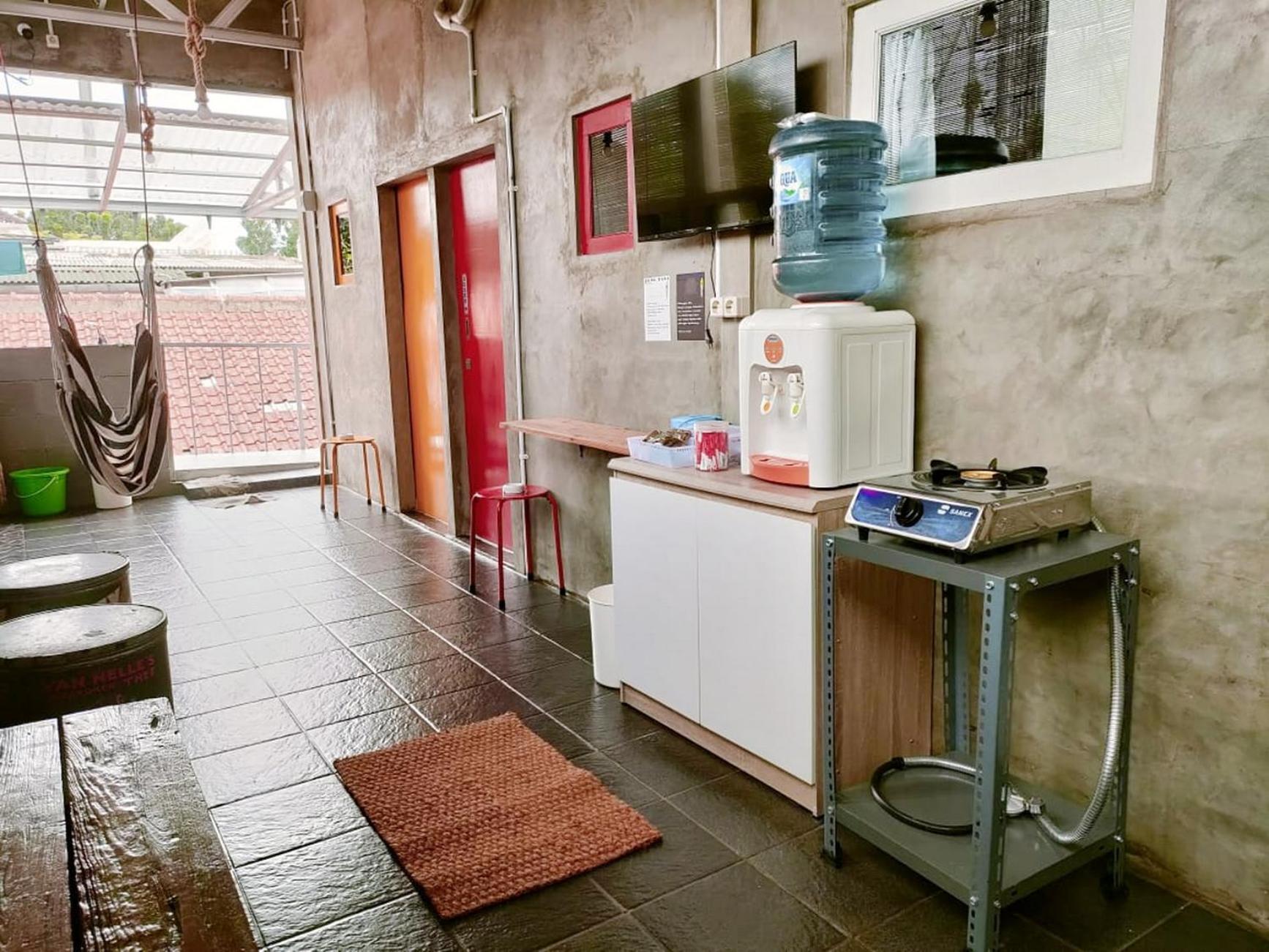 Jeng Tini Guest House โบกอร์ ภายนอก รูปภาพ