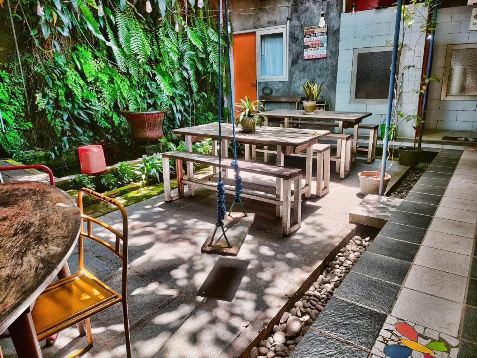 Jeng Tini Guest House โบกอร์ ภายนอก รูปภาพ