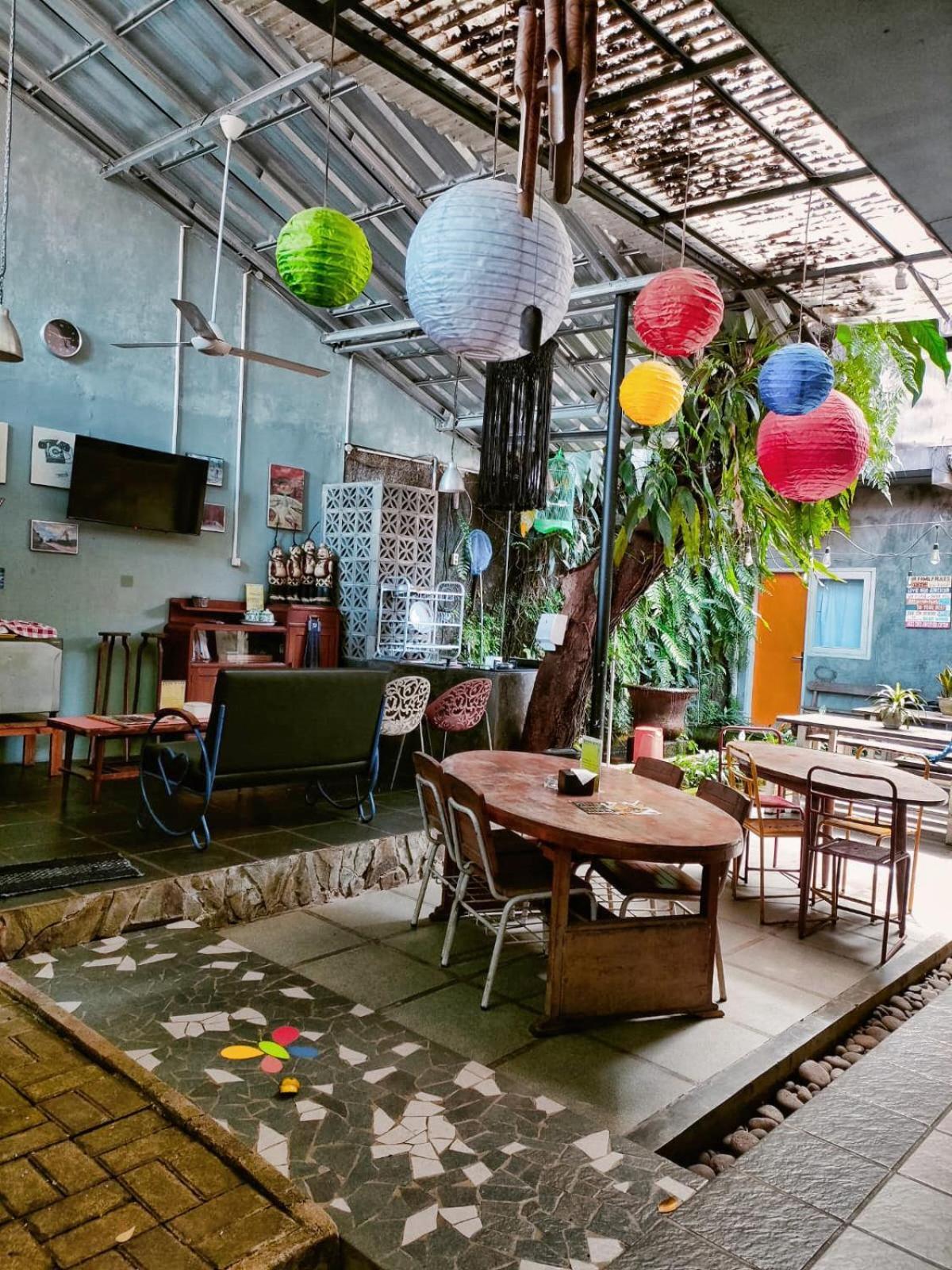 Jeng Tini Guest House โบกอร์ ภายนอก รูปภาพ