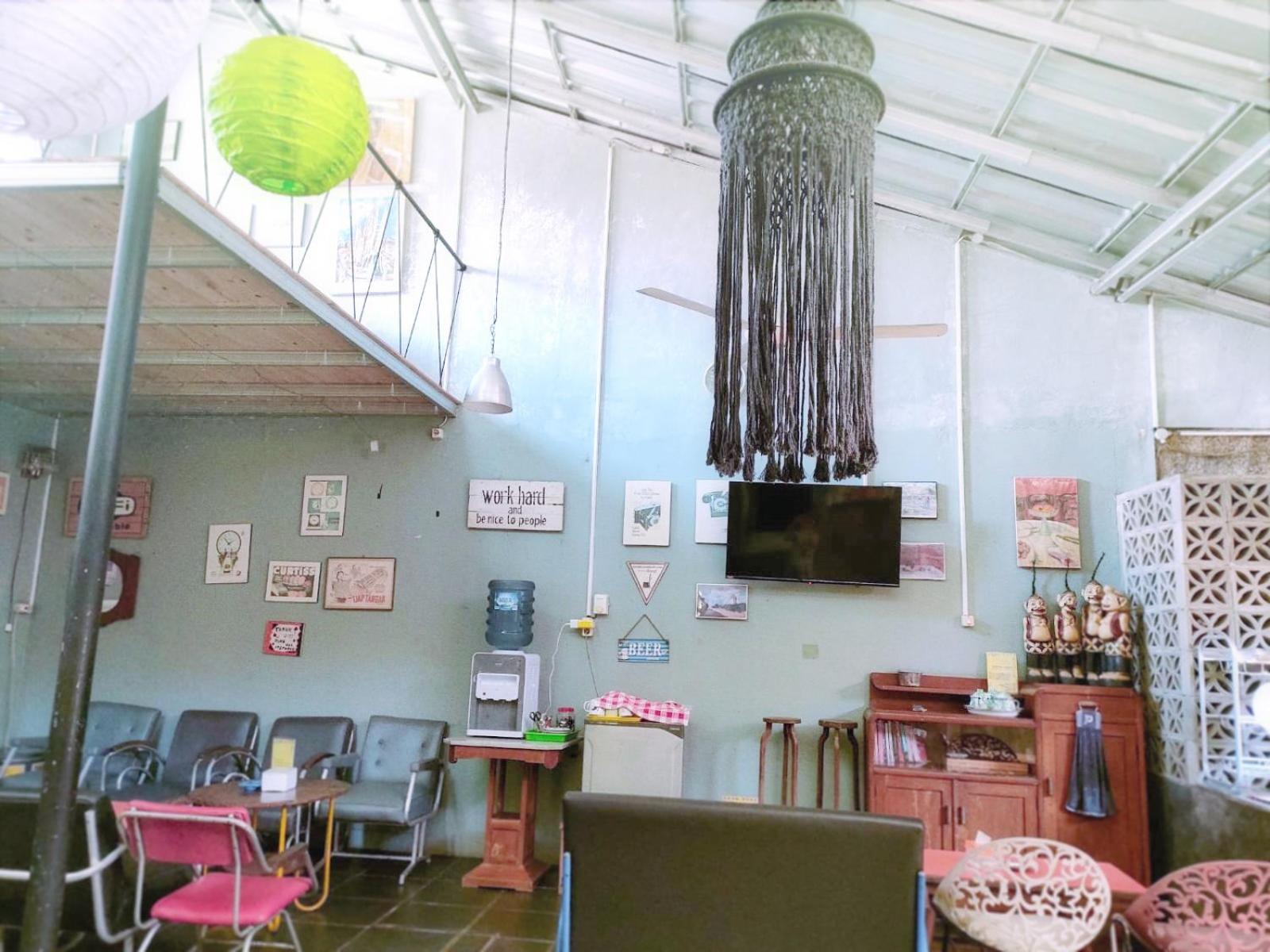 Jeng Tini Guest House โบกอร์ ภายนอก รูปภาพ