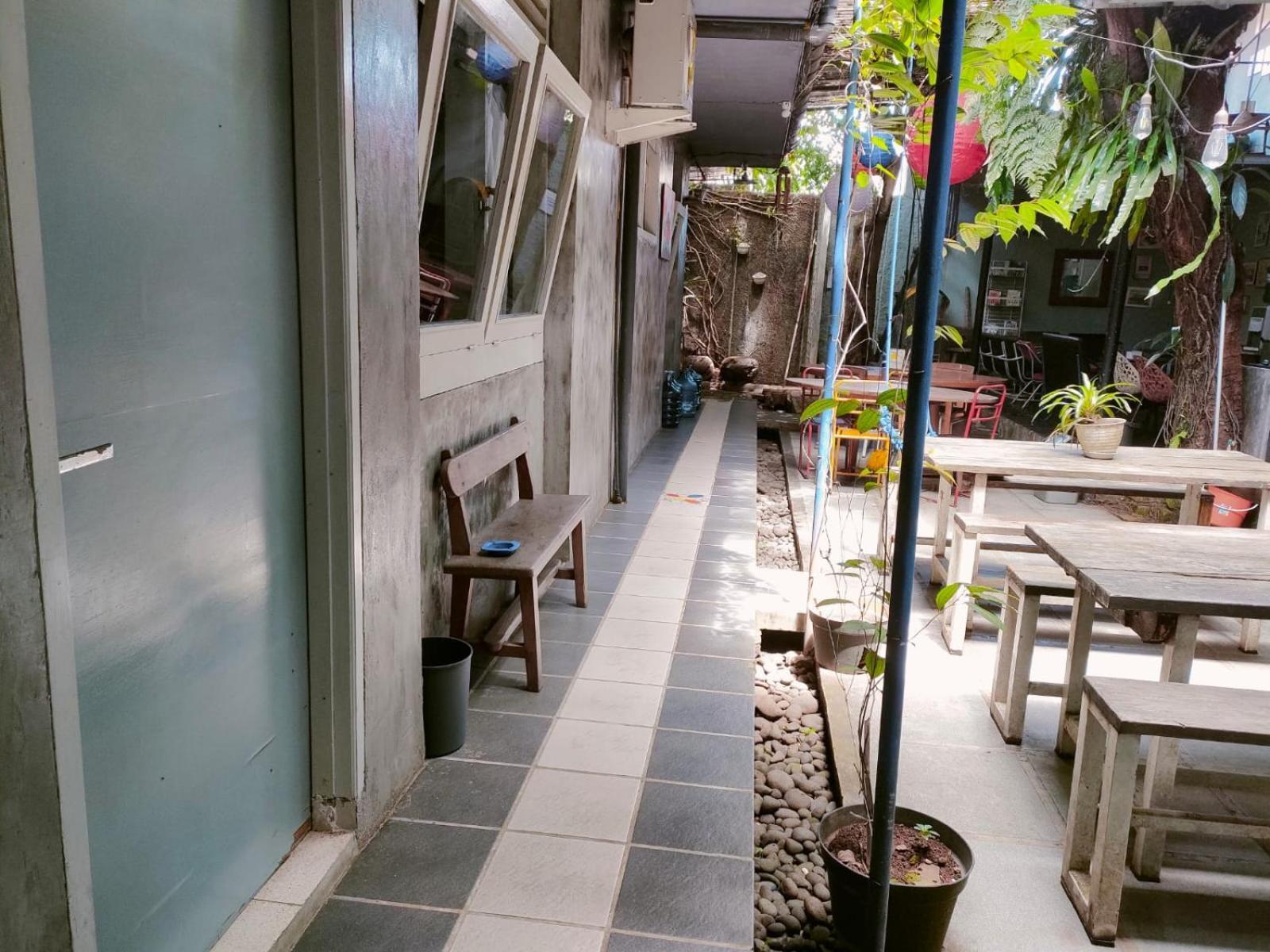 Jeng Tini Guest House โบกอร์ ภายนอก รูปภาพ