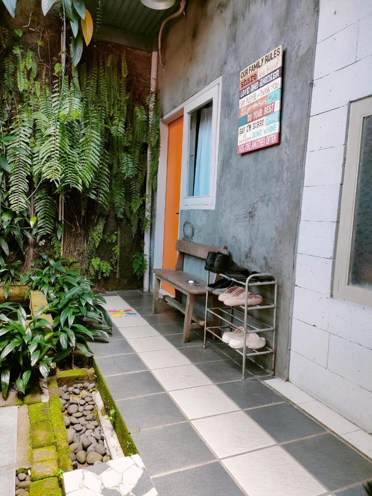 Jeng Tini Guest House โบกอร์ ภายนอก รูปภาพ