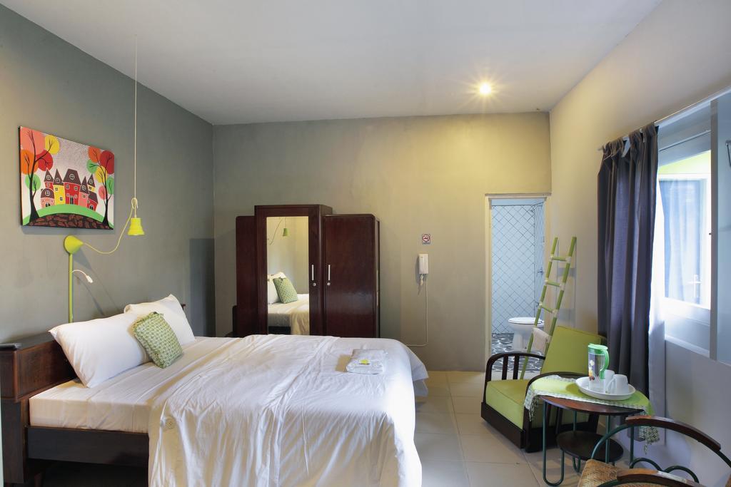 Jeng Tini Guest House โบกอร์ ภายนอก รูปภาพ