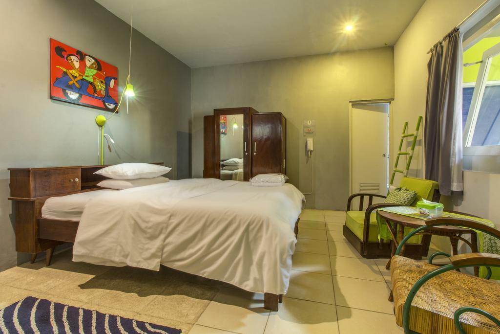 Jeng Tini Guest House โบกอร์ ภายนอก รูปภาพ