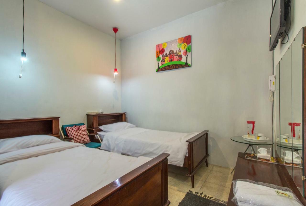 Jeng Tini Guest House โบกอร์ ภายนอก รูปภาพ